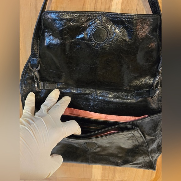 Kenneth Cole Hand Bag - Picture 4 of 16